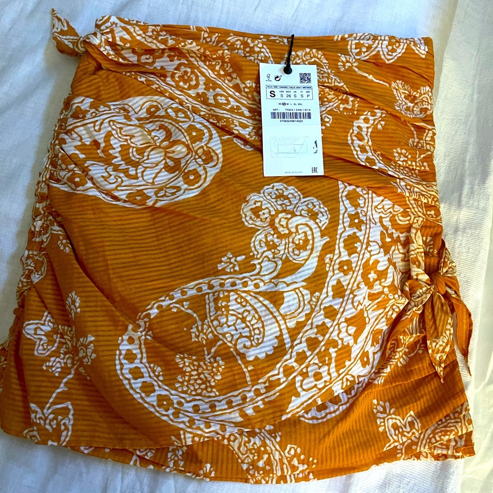 Zara orange mini skirt new with tag